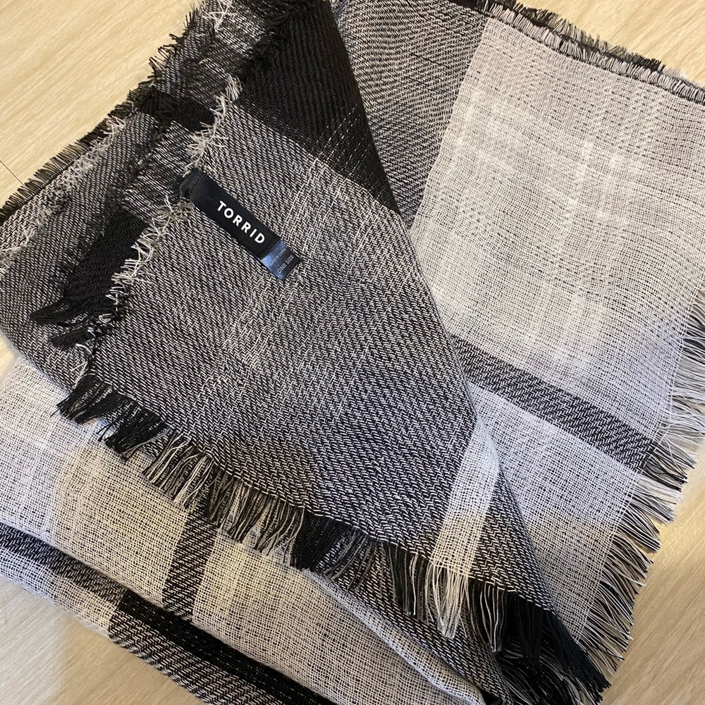 Torrid scarf